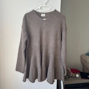 United Colors Of Benetton Taupe V-Neck Sweater Small 100% wool